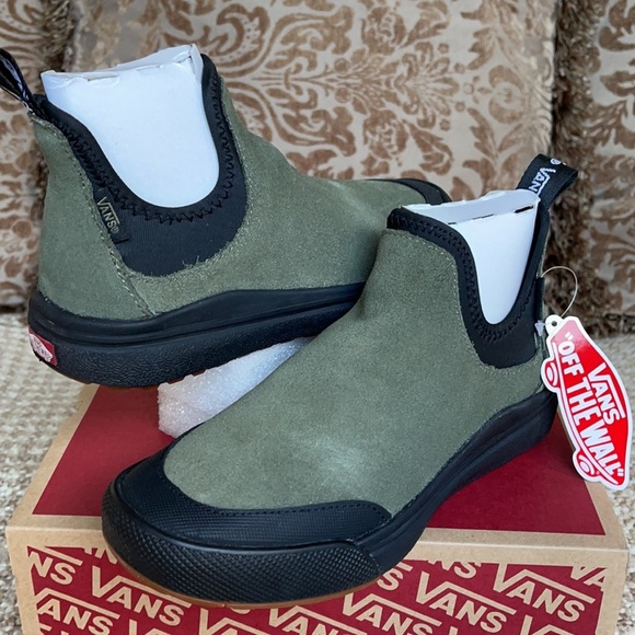 Vans Shoes - Vans Ultrarange 3D Che Deep Lichen Green/Black WMN